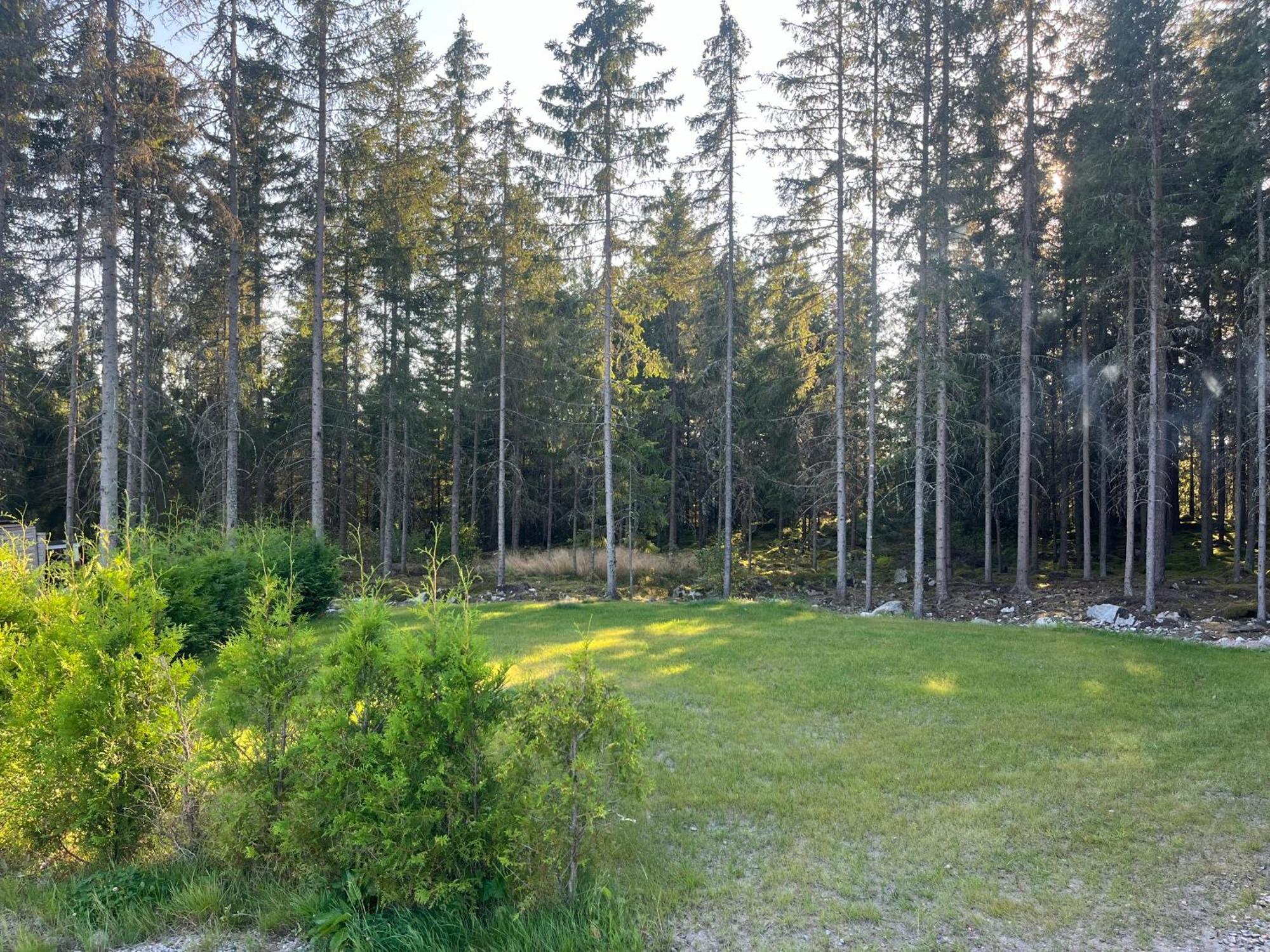 Gaeststuga 100M Fran Sjoen Vislanda Bagian luar foto